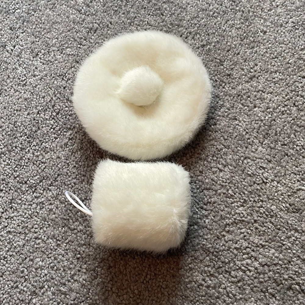 American Girl-Samantha white faux fur beret and matching hand muff